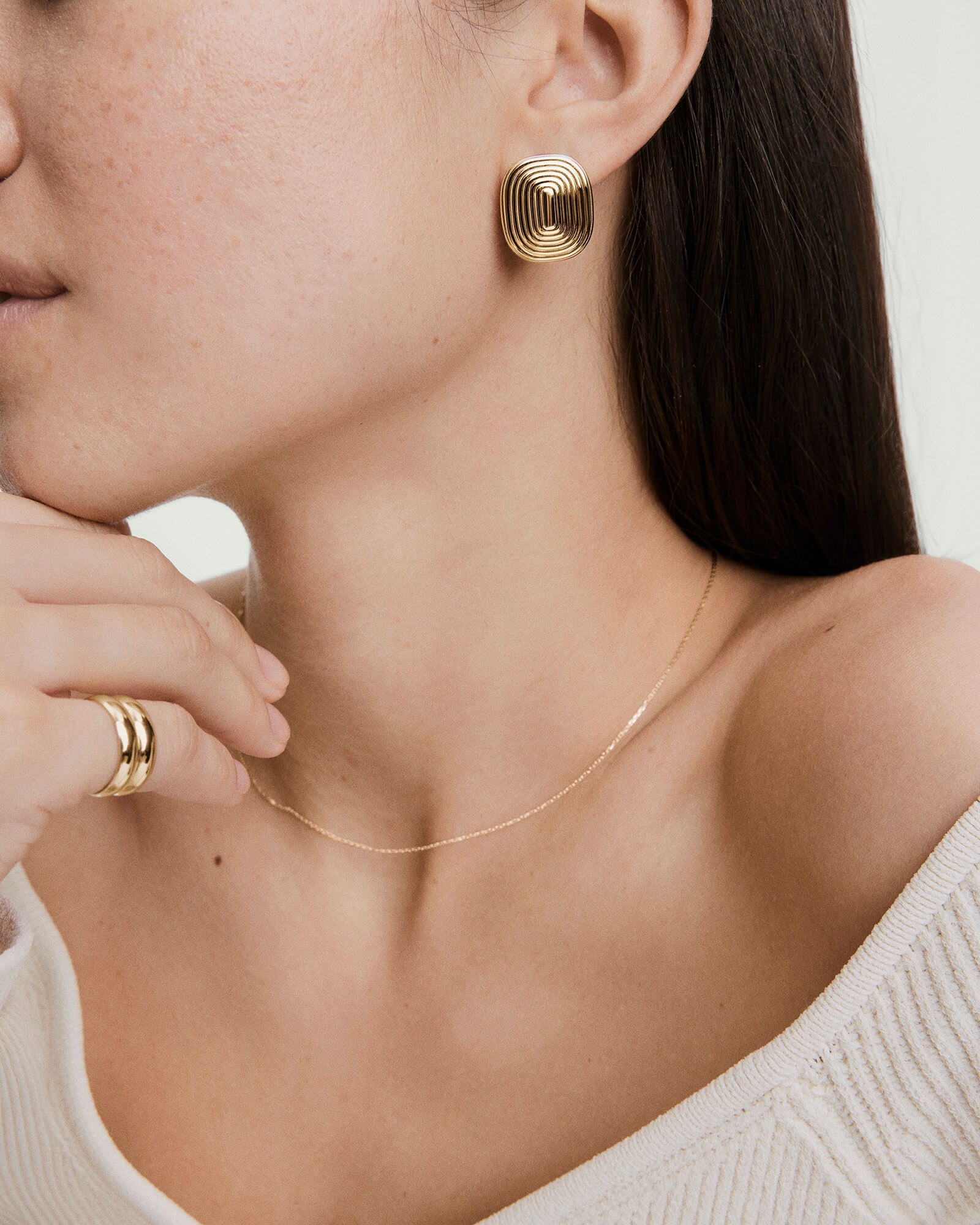 02-Stevie2.0_StevieRippleStuds_V_OnFig_055