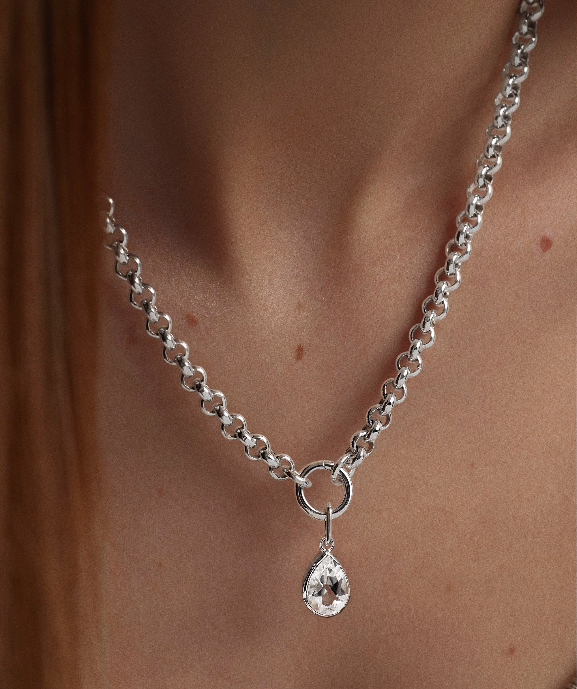 1-CHAINSCHARMSFUNCTIONALELEMENTS-BoldRoloNecklacewEnhancer-S-Stack_044_d8a2d744-079e-4b5c-bc12-1e87535d6a0e