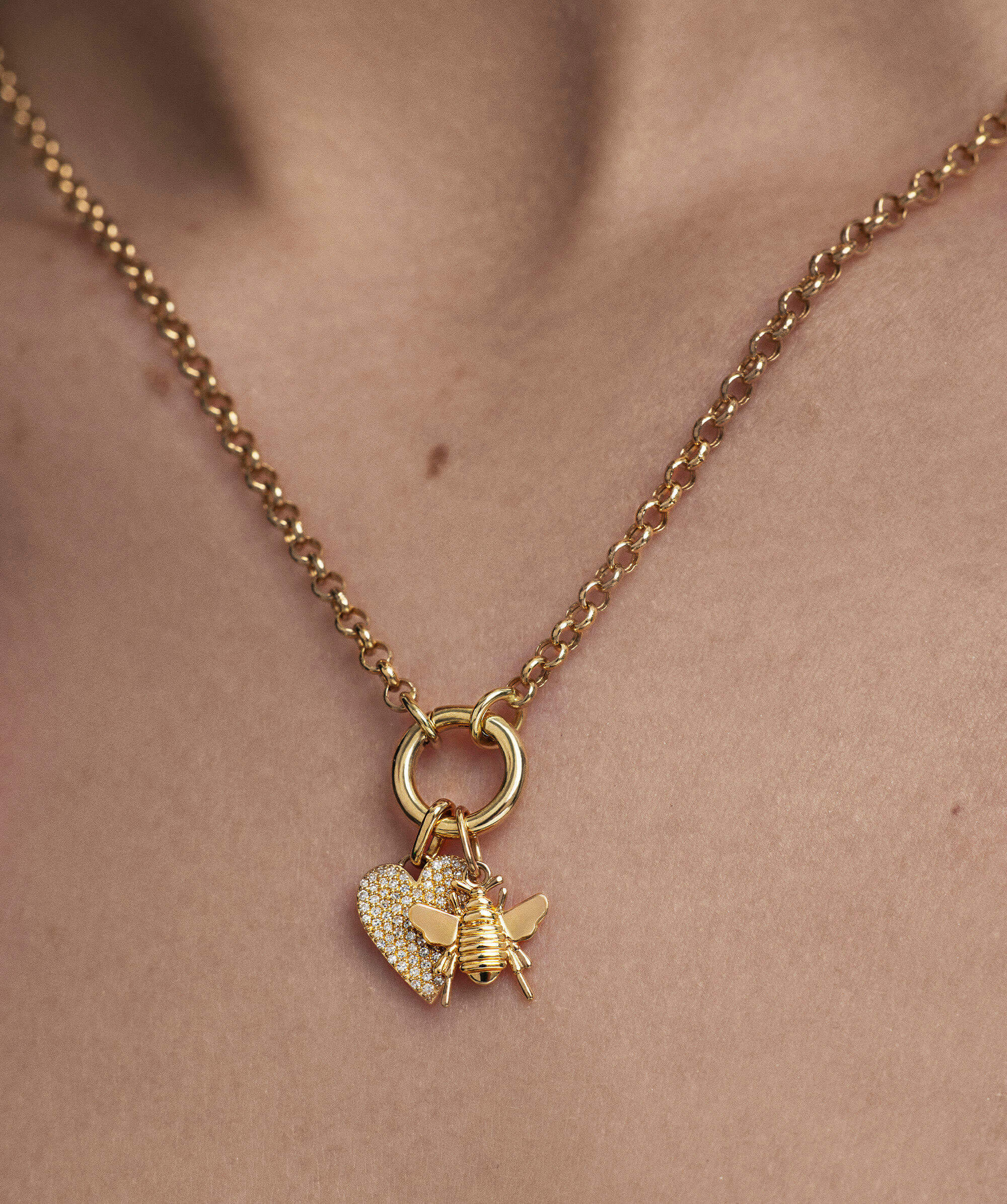 1-CHAINSCHARMSFUNCTIONALELEMENTS-SmallBeeMotifCharm-14K-Stack_010