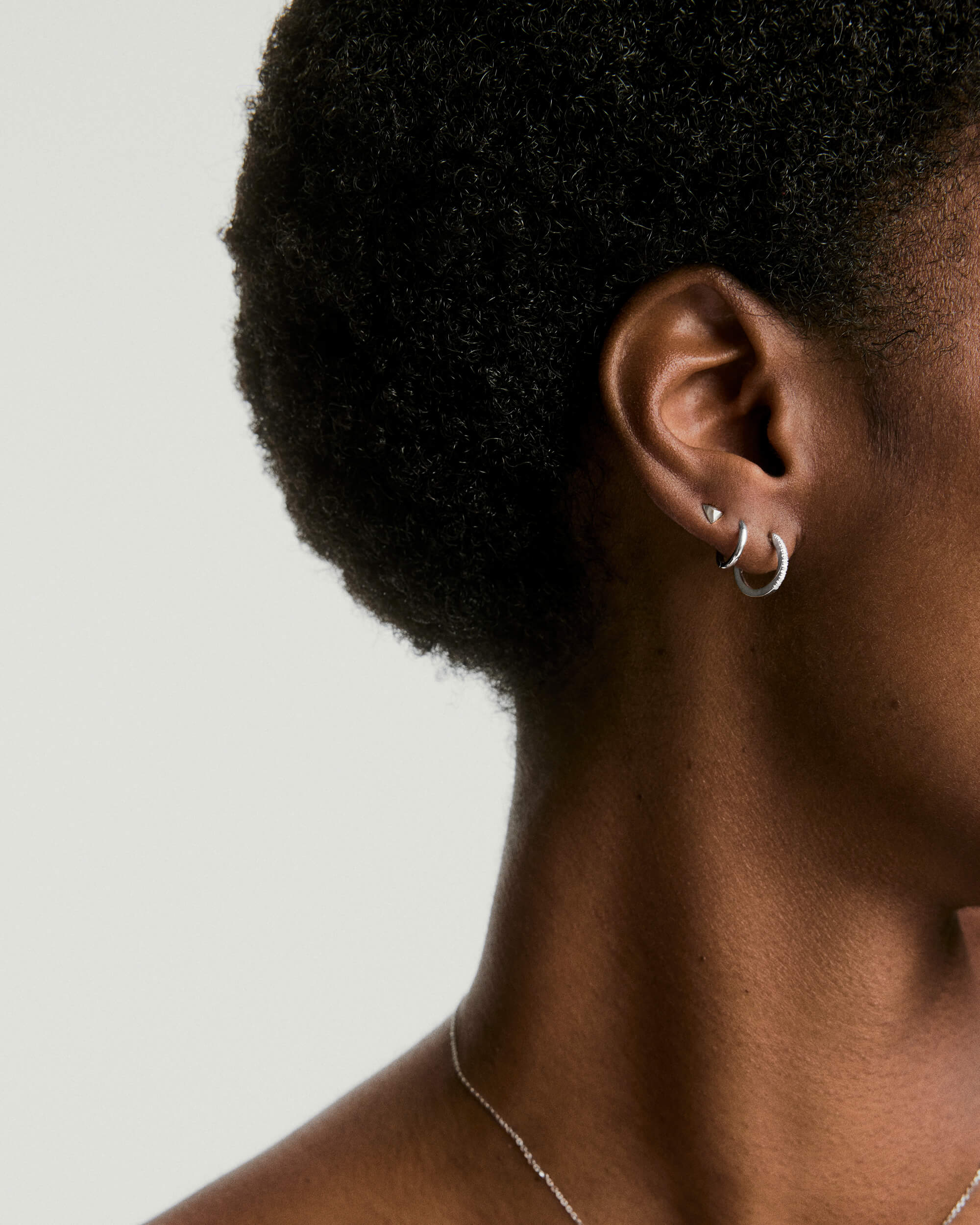 1-PiercingChase_PuffyPyramidFlatBackStud_WG_Stack_023