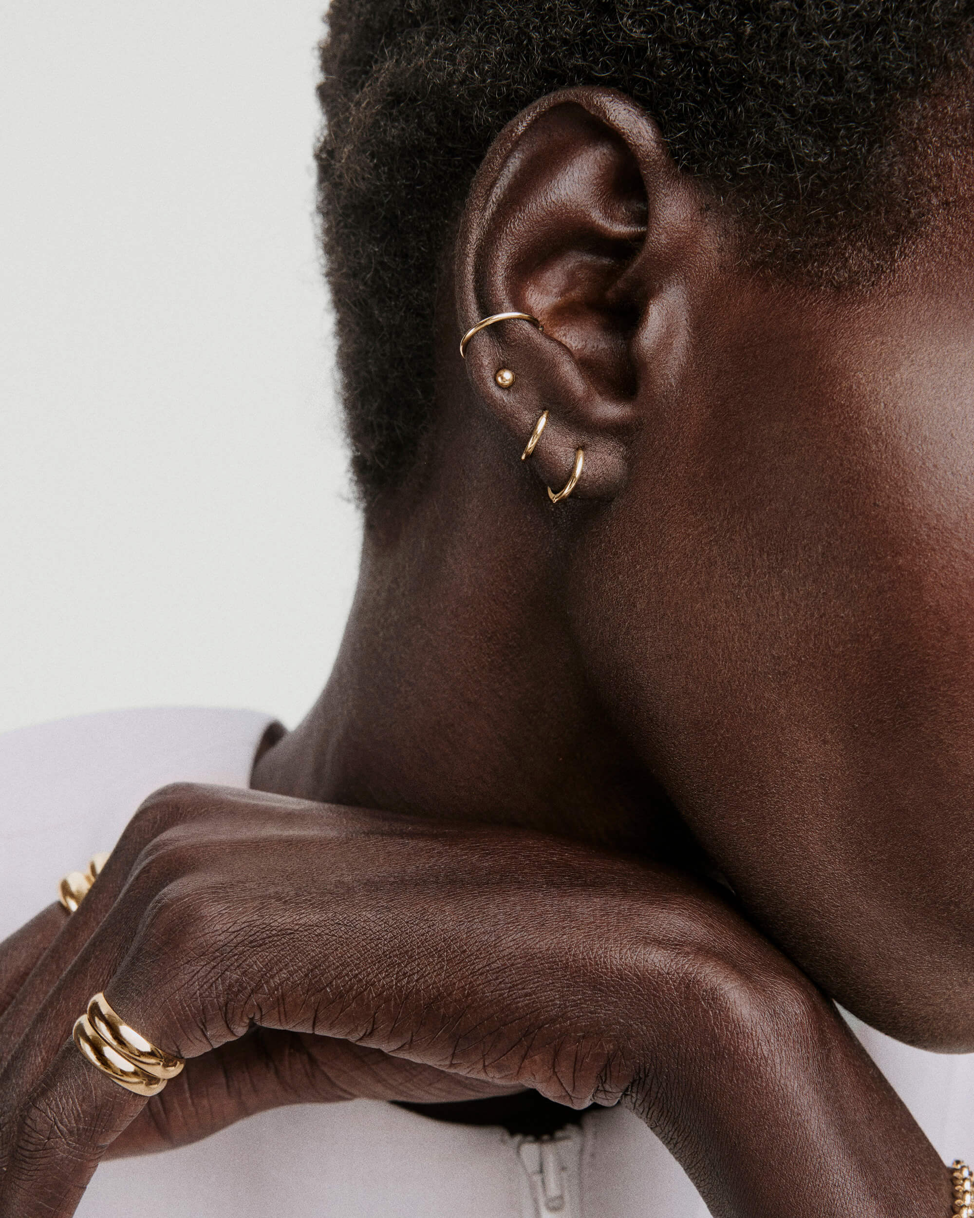 1-Reshoot_SphereStuds_YG_OnFig_037-1