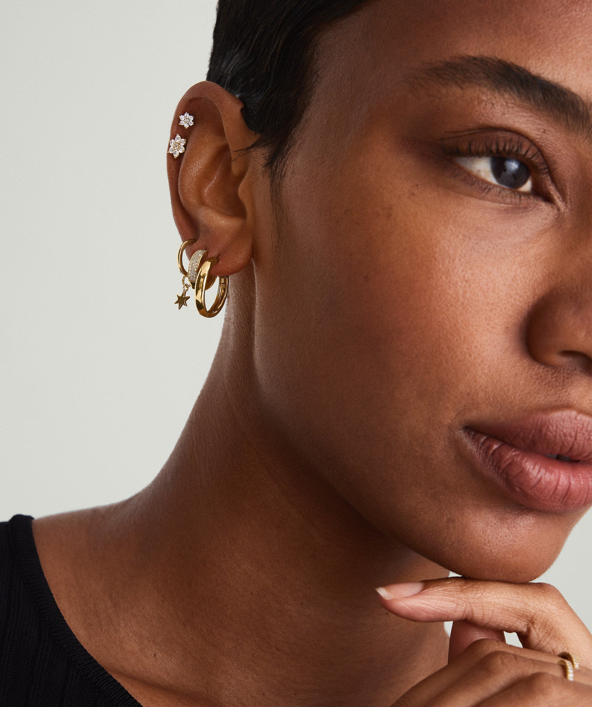 2-BoldMediumHoops-14K-Stack1_025_5a9c77c0-72d1-41ce-94b9-c36b5dc6295a