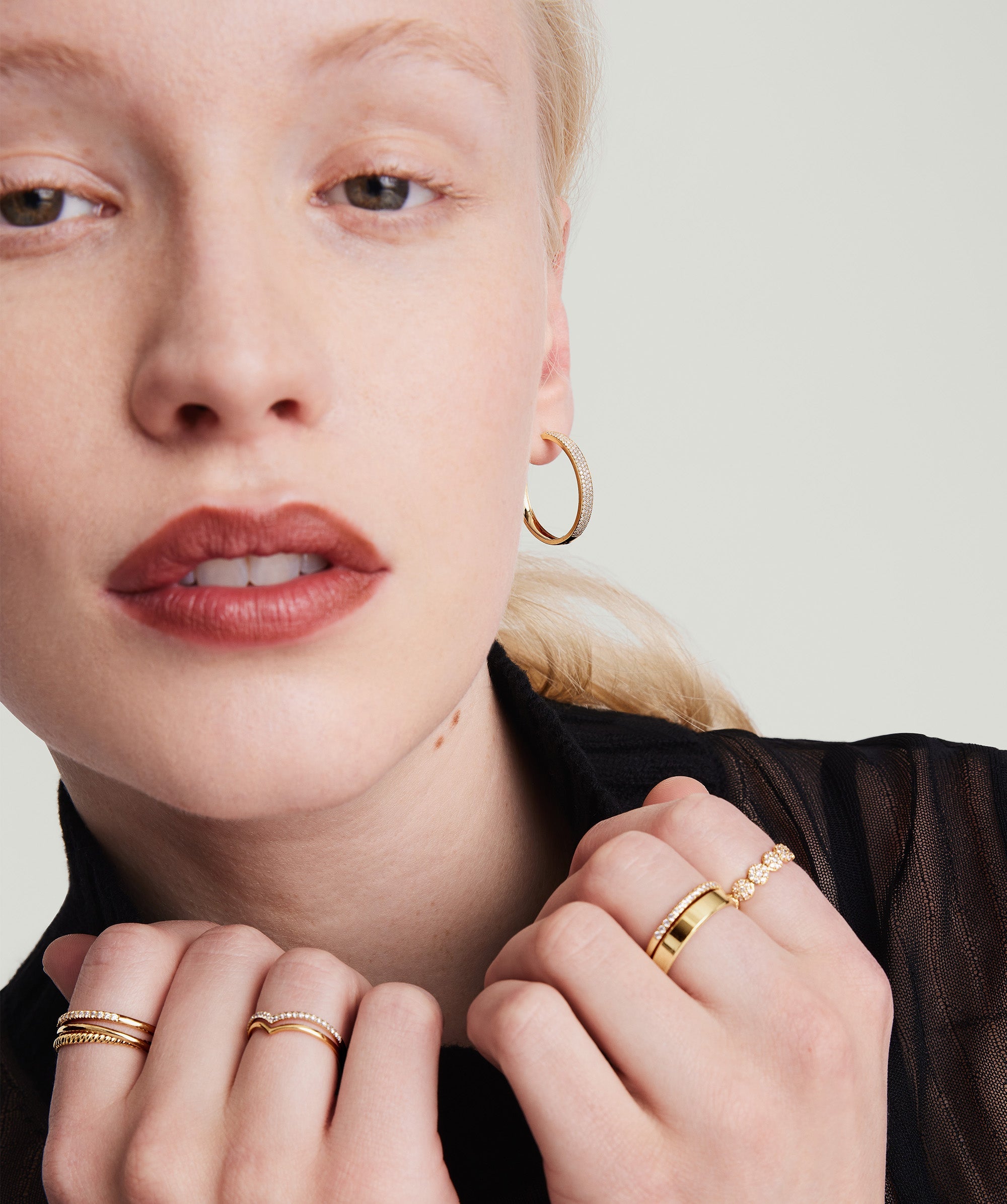 2-NEWYEARESSENTIALSREFRESH-PaveDiamondBoldLargeHoops25mm-14K-Stack1_042