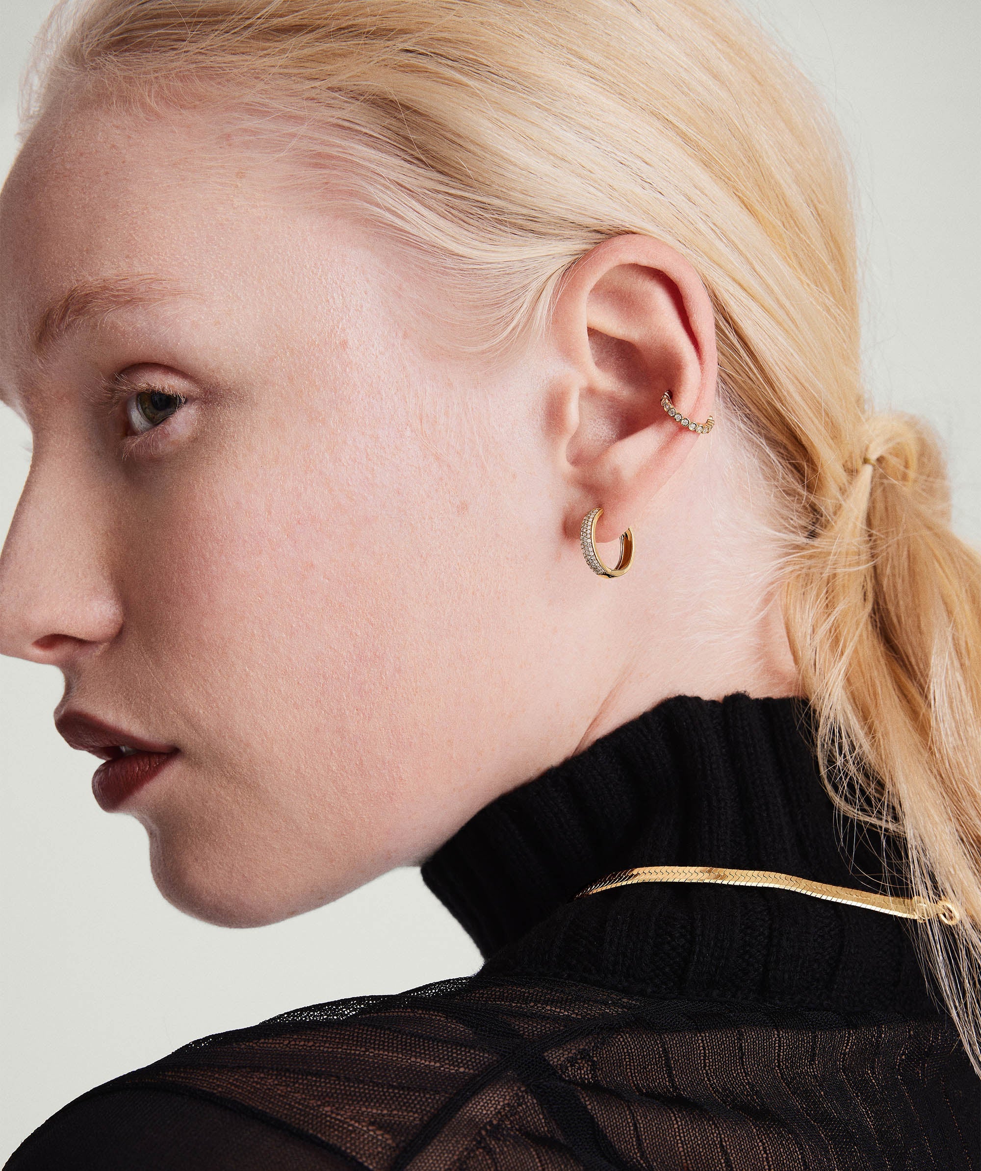 2-NEWYEARESSENTIALSREFRESH-PaveDiamondBoldSmallHoops15mm-14K-Stack2_016