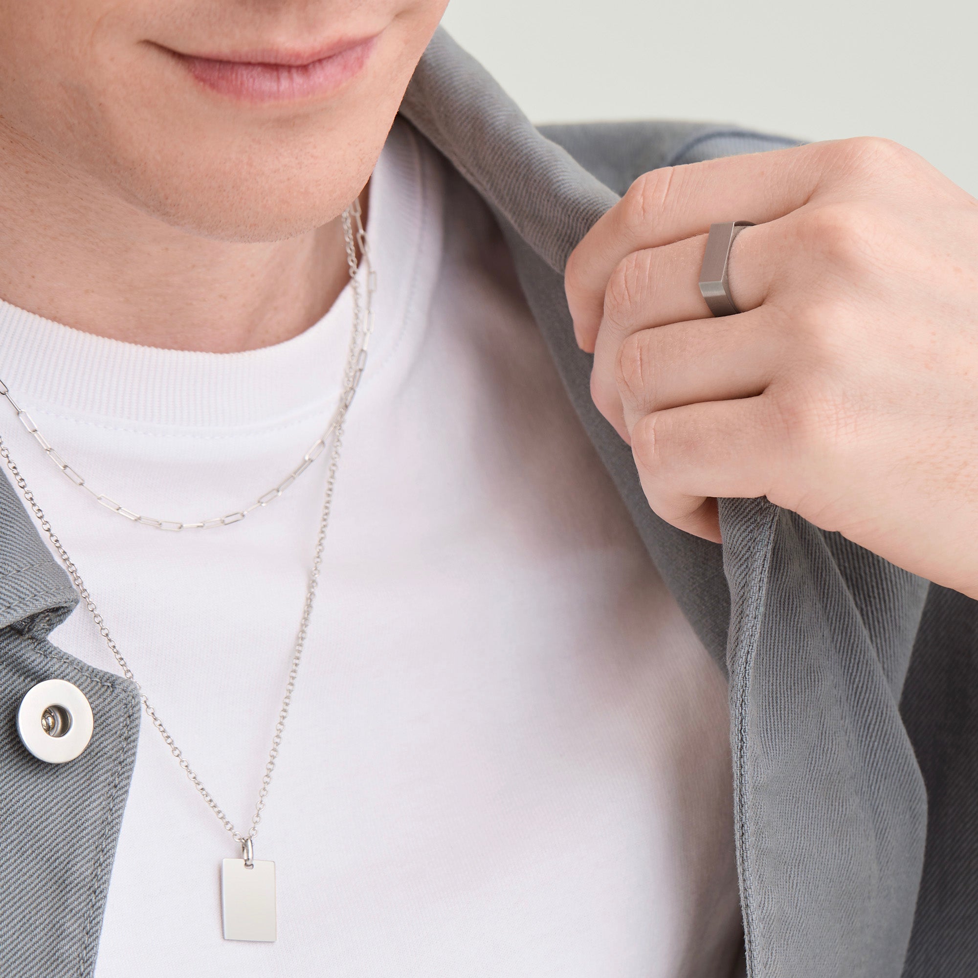 2_Slim_Rectangular_Signet_Ring_Brushed_Silver_7e82fe28-b682-4764-be30-96bc94ddb50c-1