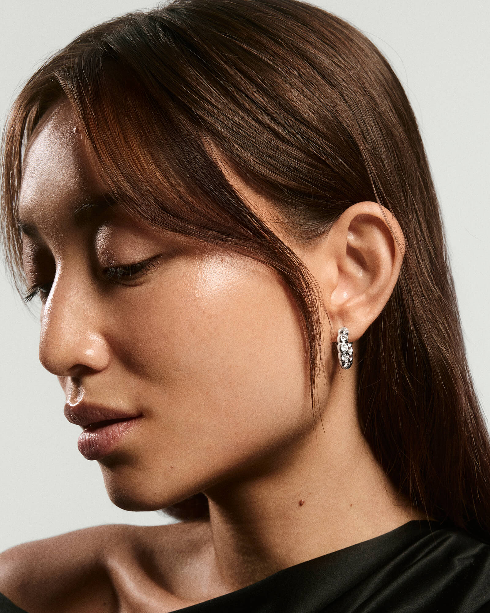 3-DifferentiatedLGS_LGSBezelHoopSilver_SS_OnFigSolo_019