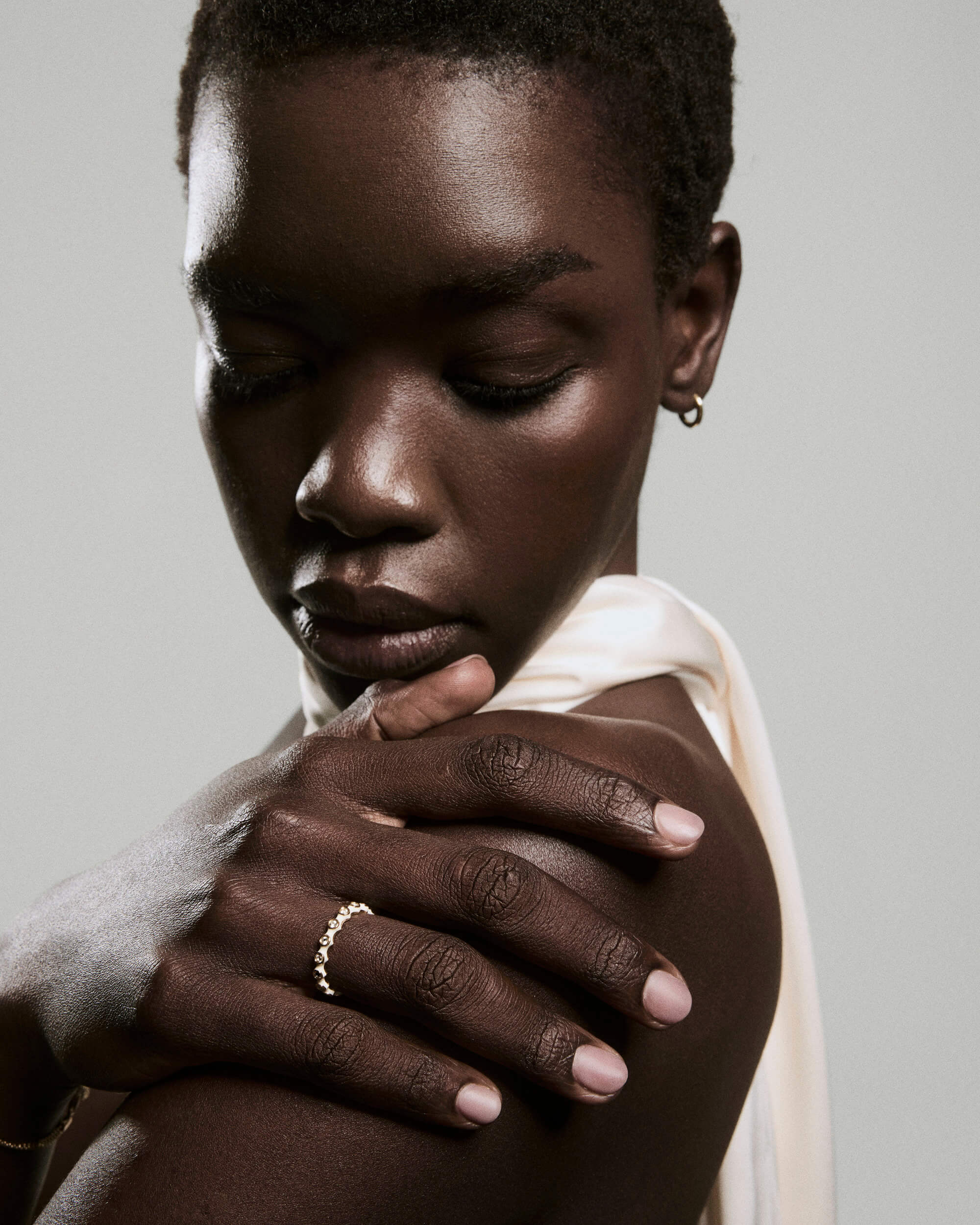 3-NewRingStackCharlotte_CharlotteStackerGemstoneCreamEnamelRing_V_OnFigSolo_034