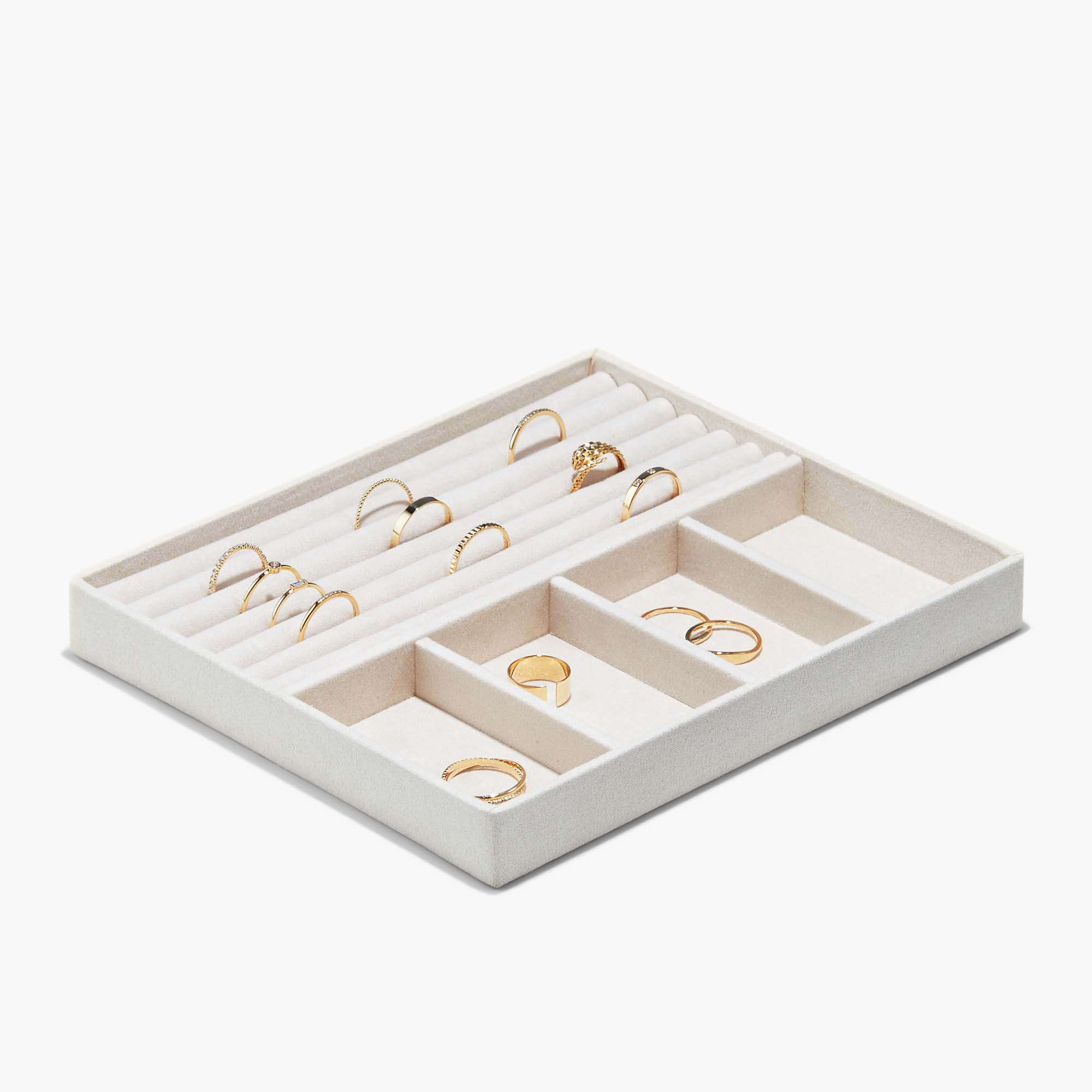 JewelryBoxBeige_Lifestyle_leather_Tray1-0200_new_021b5e31-d550-4faf-abcf-3883fbf0954a-1