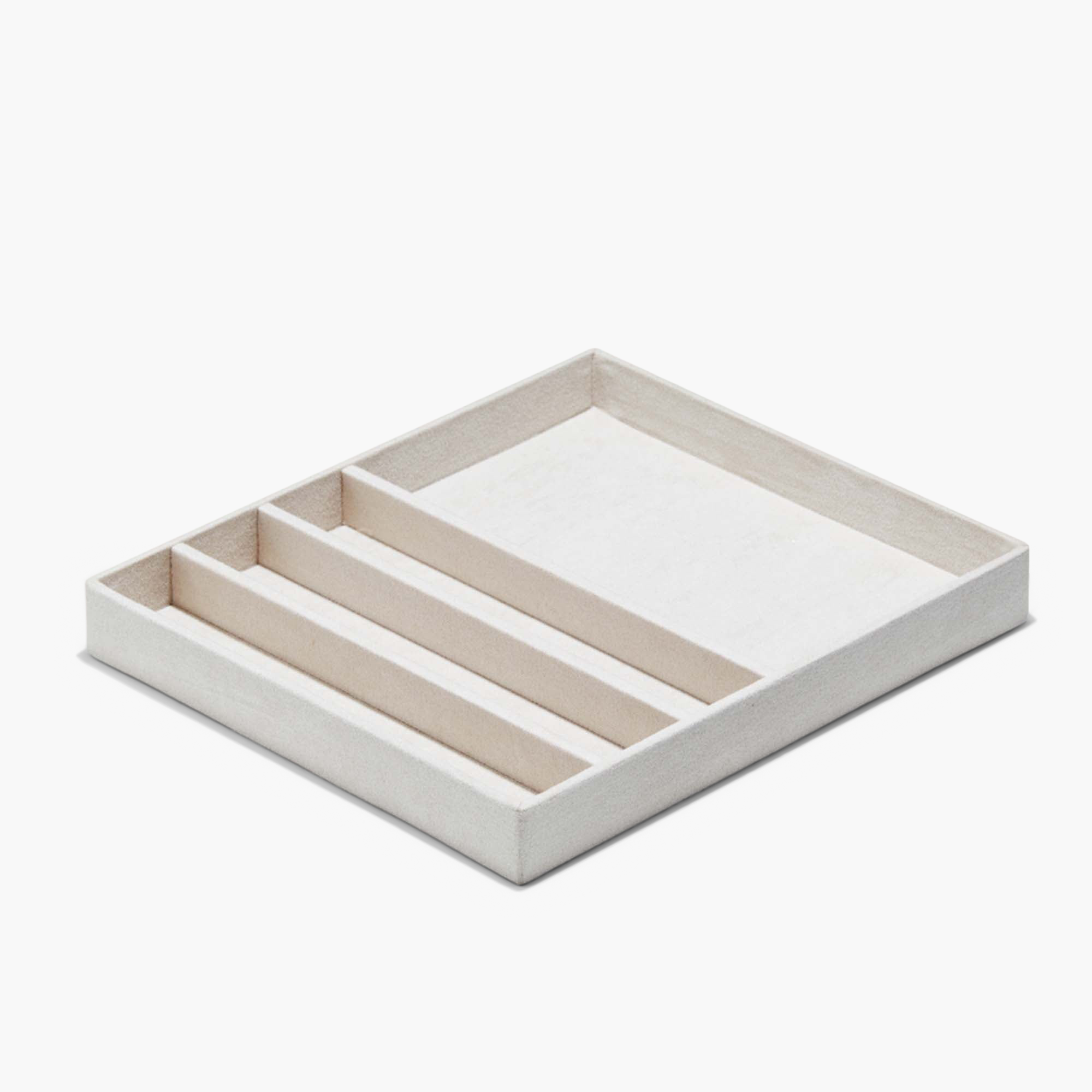 JewelryBoxBeige_Lifestyle_leather_Tray3-0196_new_918423b6-0205-4645-96fc-89e5cae8f9ba-1